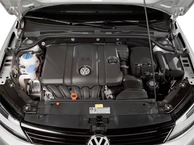2013 Volkswagen Jetta 4dr Auto Base Sedan