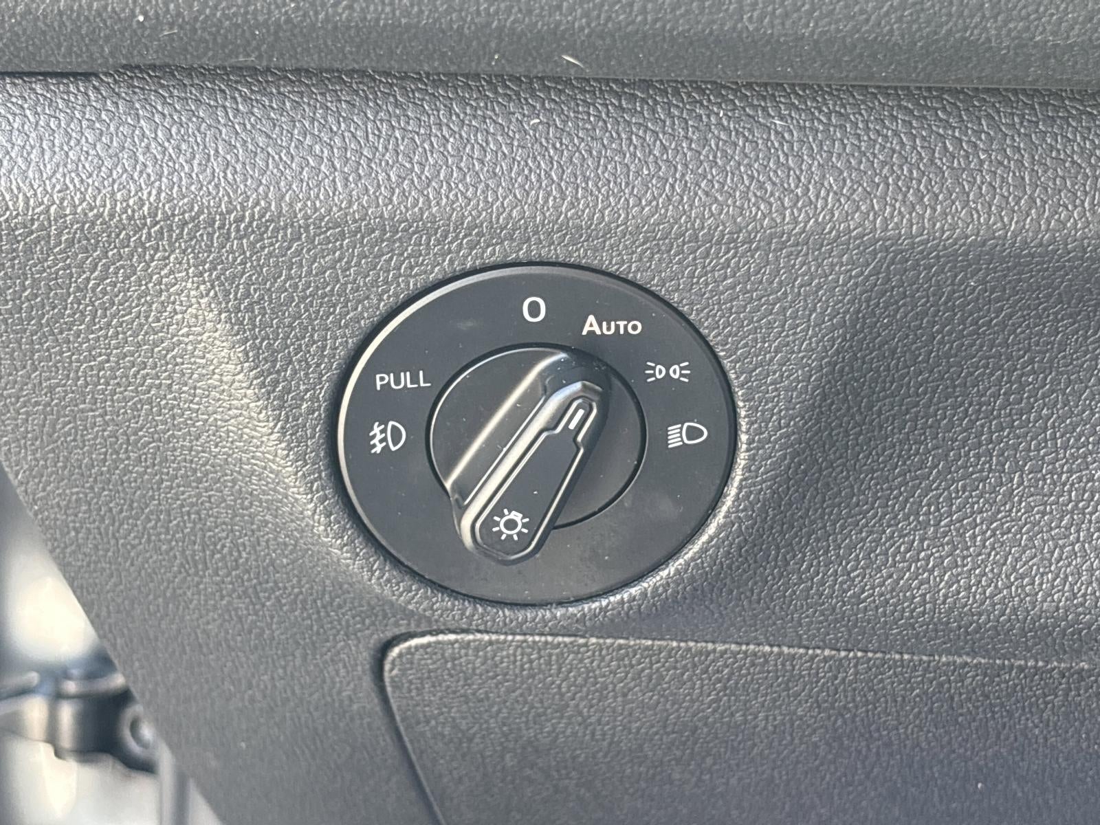 2019 Volkswagen Jetta R-Line Auto w/SULEV