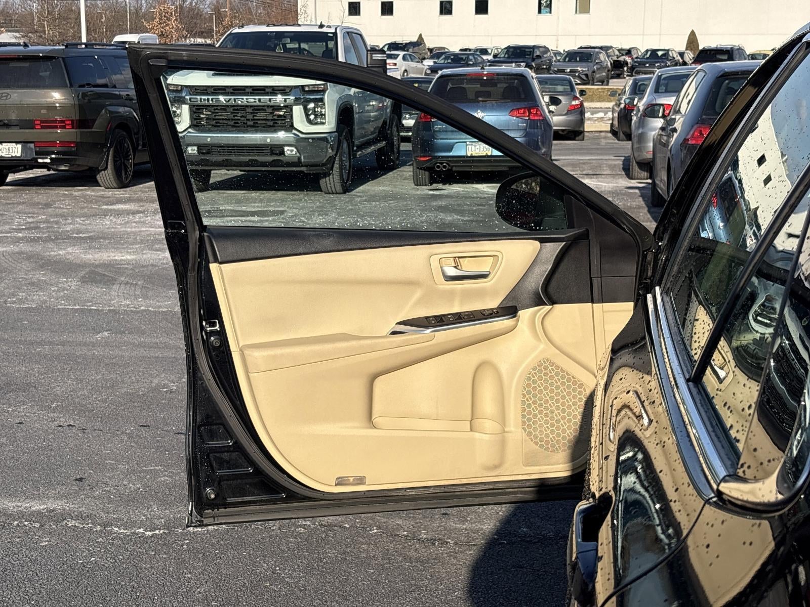 2017 Toyota Camry LE Auto (SE)