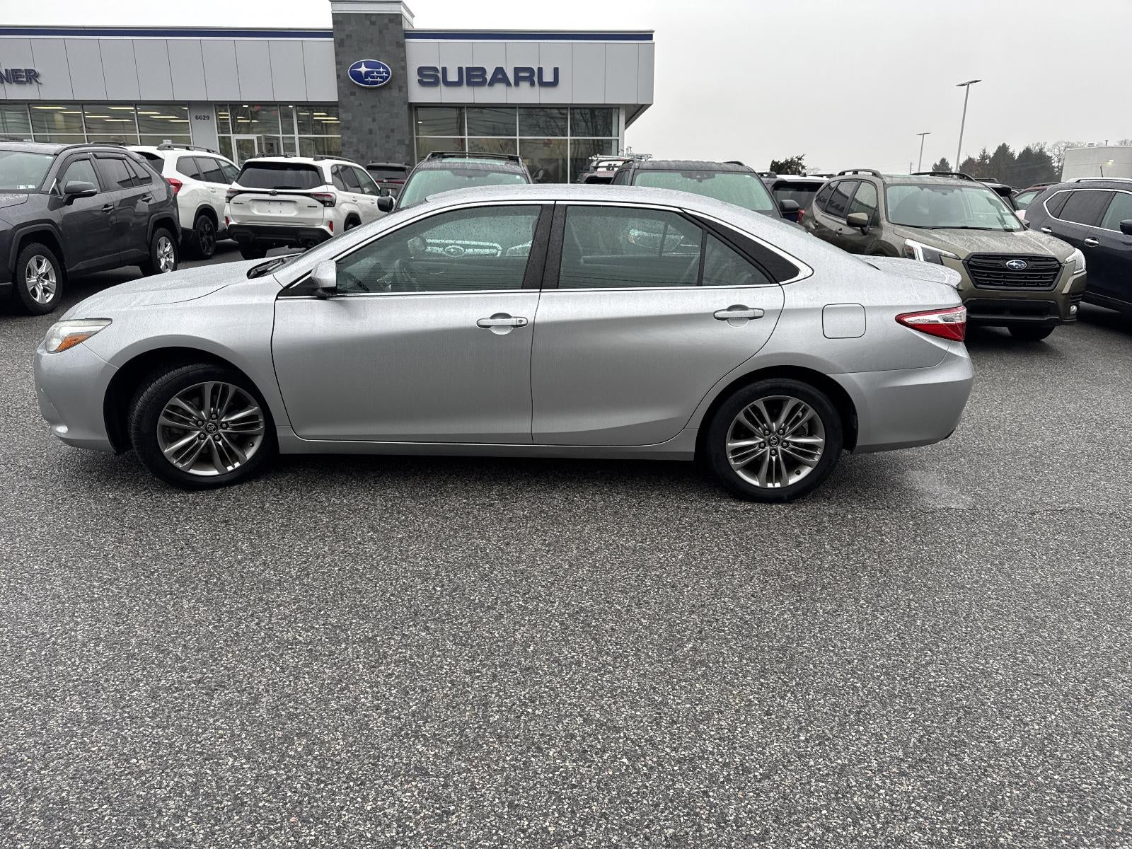 2017 Toyota Camry SE Auto (SE)