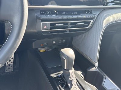 2025 Toyota Camry SE (SE)