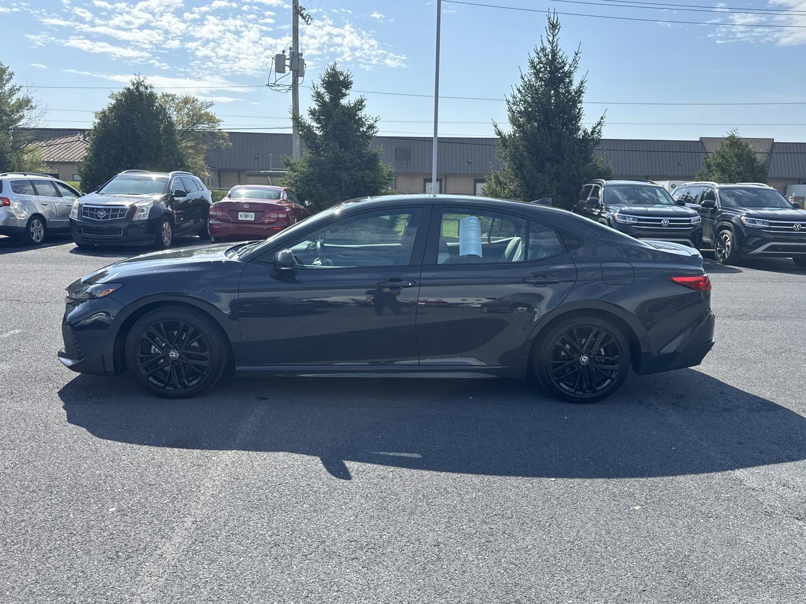 2025 Toyota Camry SE (SE)