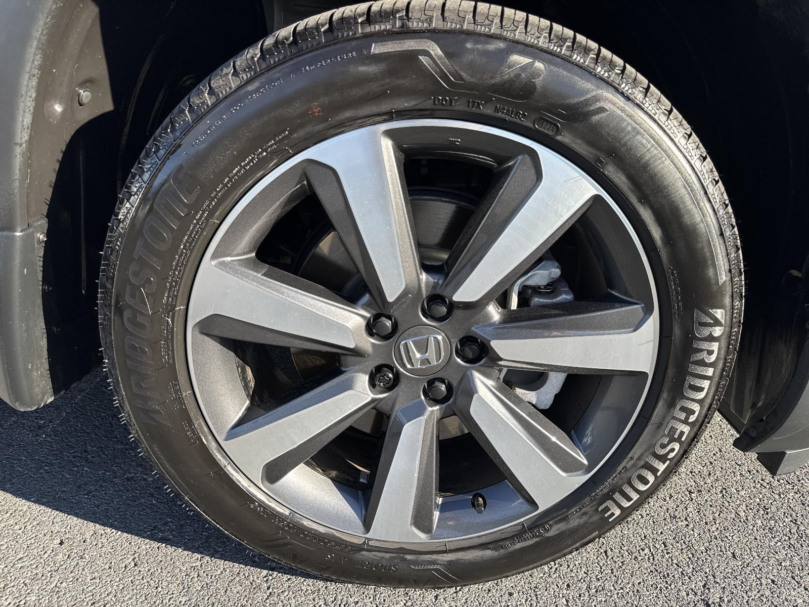 2025 Honda Pilot Touring AWD