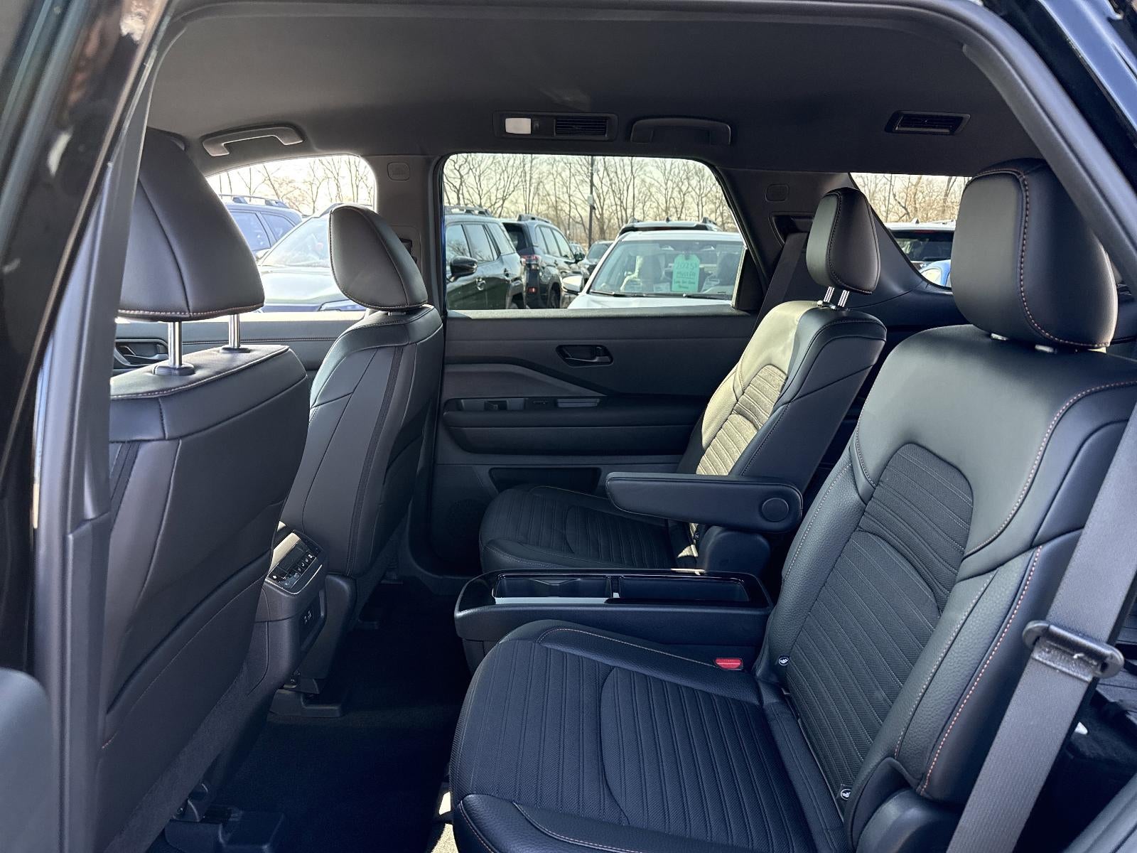 2025 Nissan Pathfinder Rock Creek 4WD