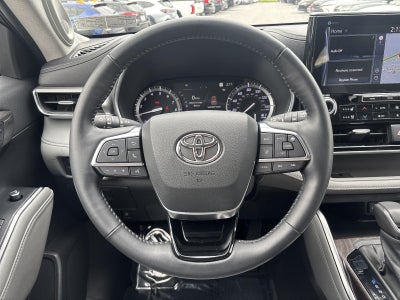 2021 Toyota Highlander Platinum AWD (Natl)