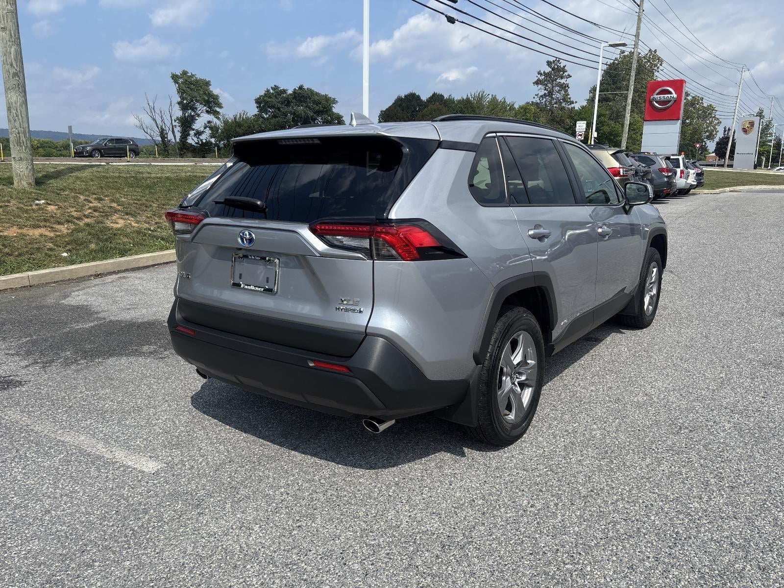2023 Toyota RAV4 Hybrid XLE AWD (Natl)