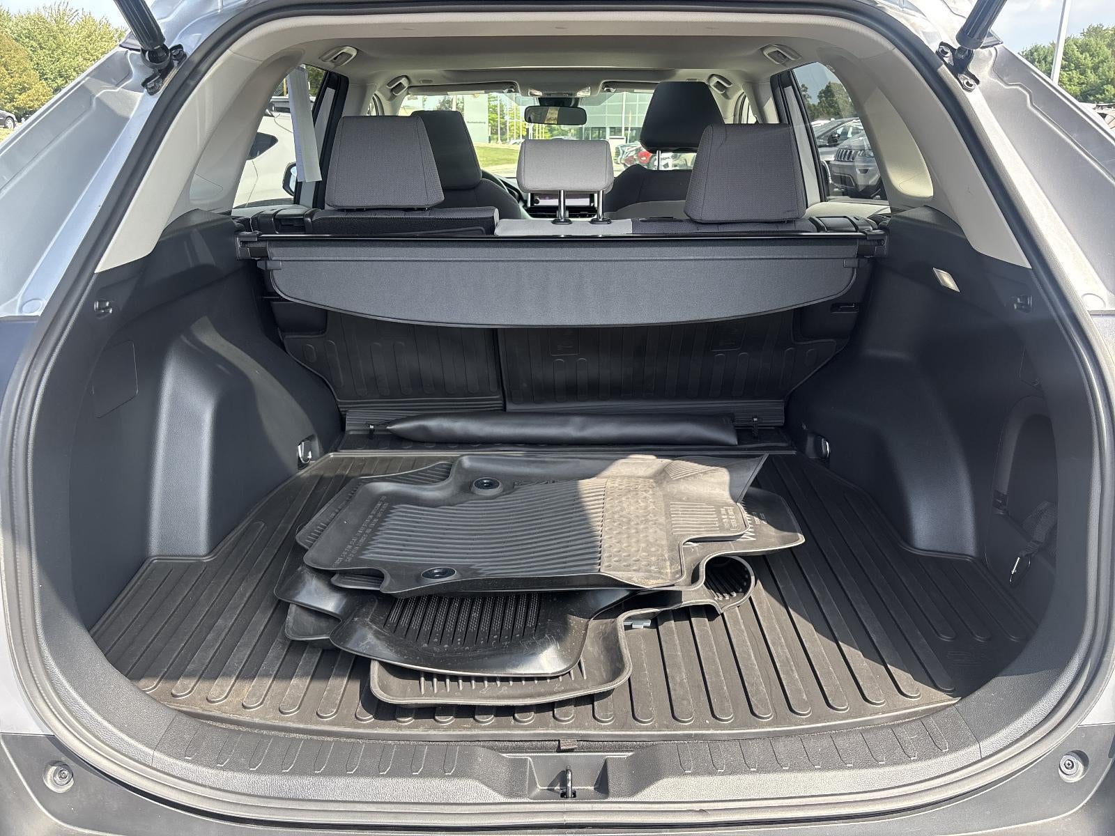 2023 Toyota RAV4 Hybrid XLE AWD (Natl)