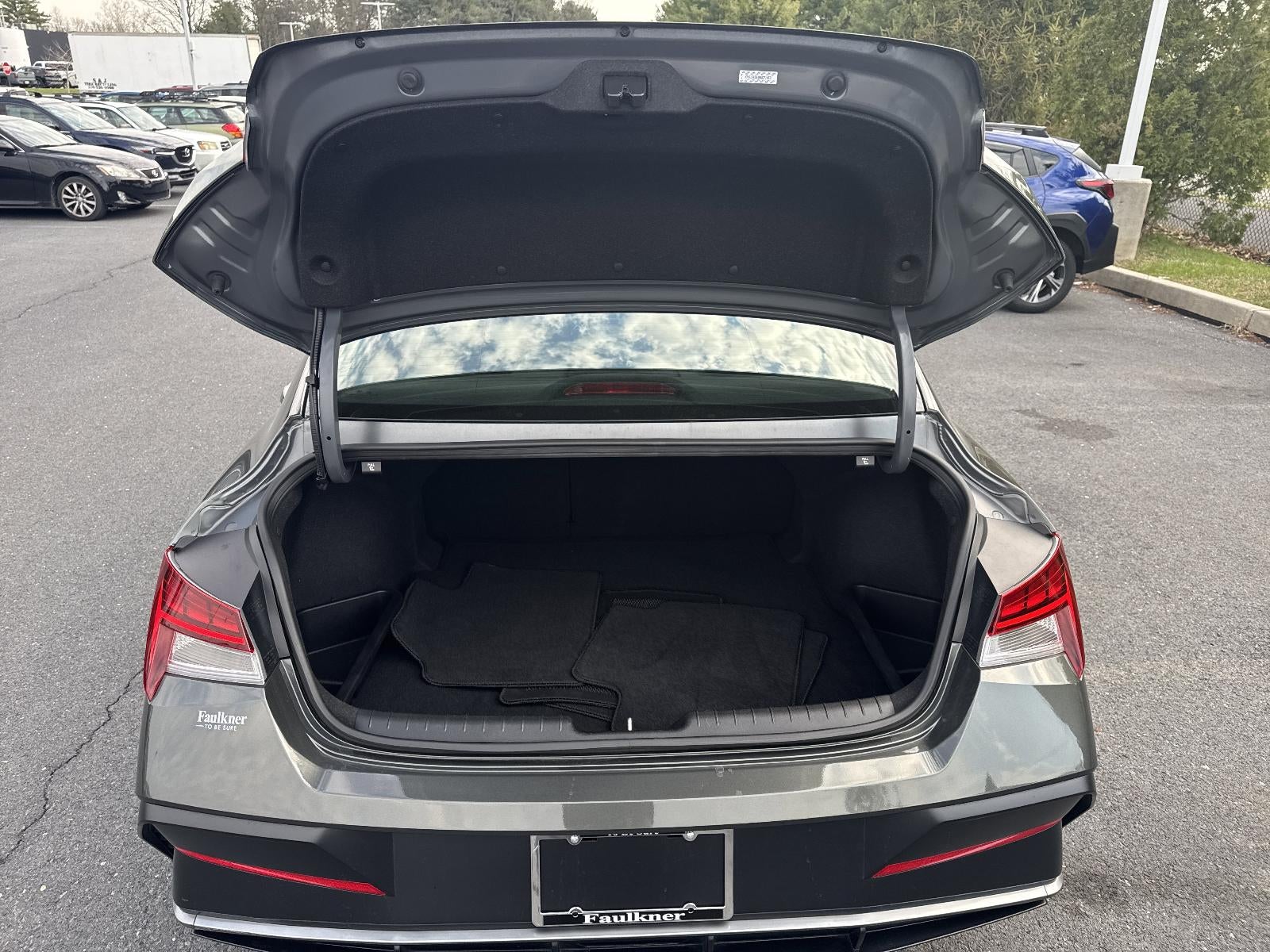 2024 Hyundai ELANTRA SEL IVT