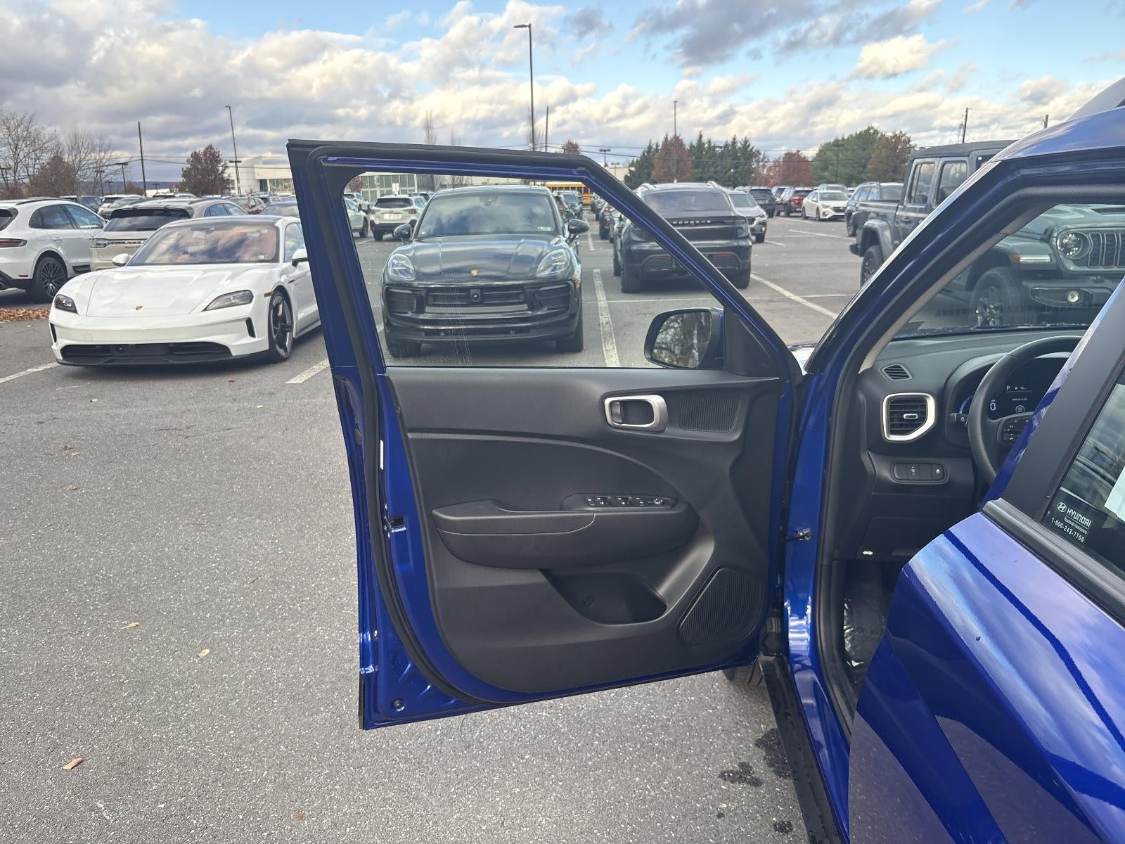 2024 Hyundai VENUE SEL IVT