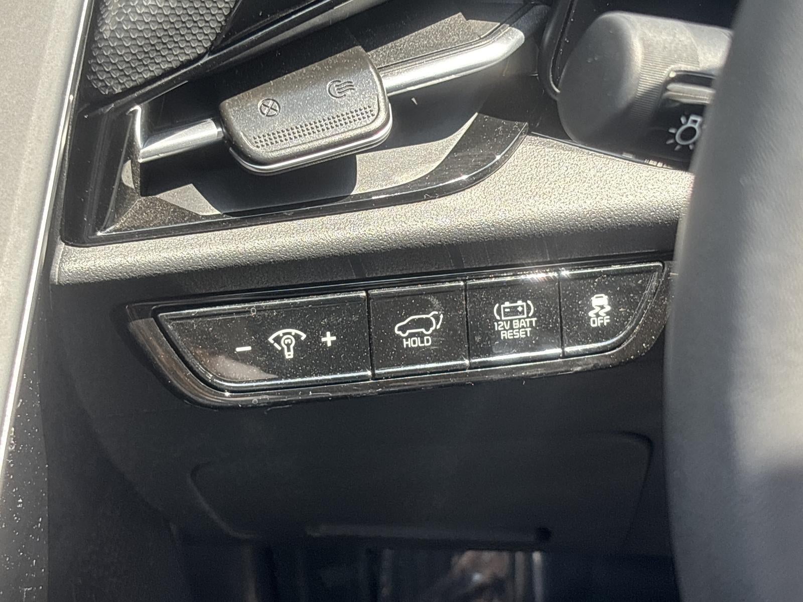 2025 Kia Niro SX FWD