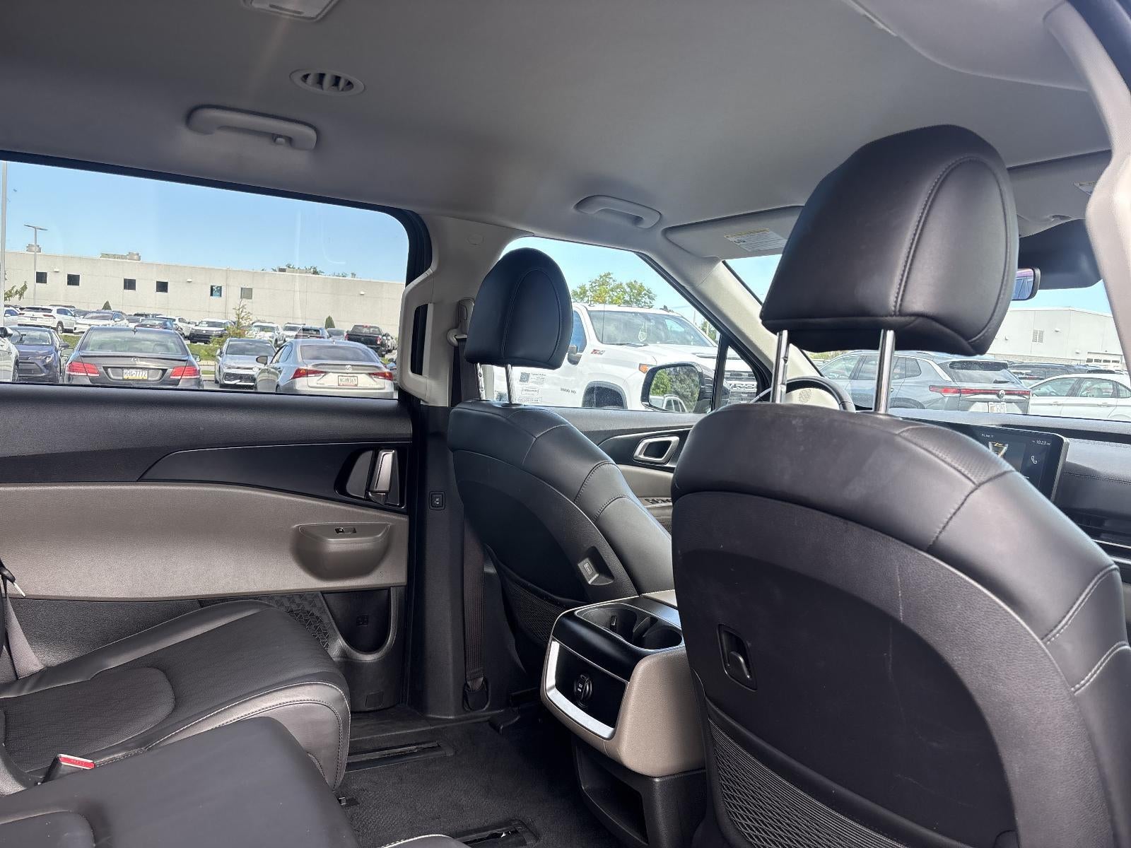 2025 Kia Carnival LXS FWD