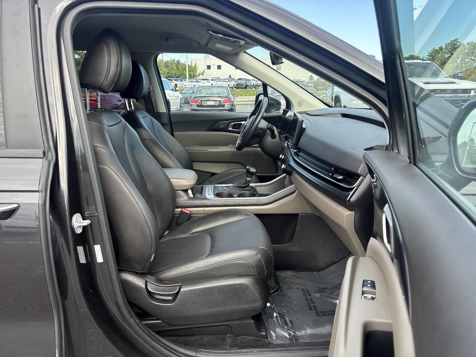 2025 Kia Carnival LXS FWD