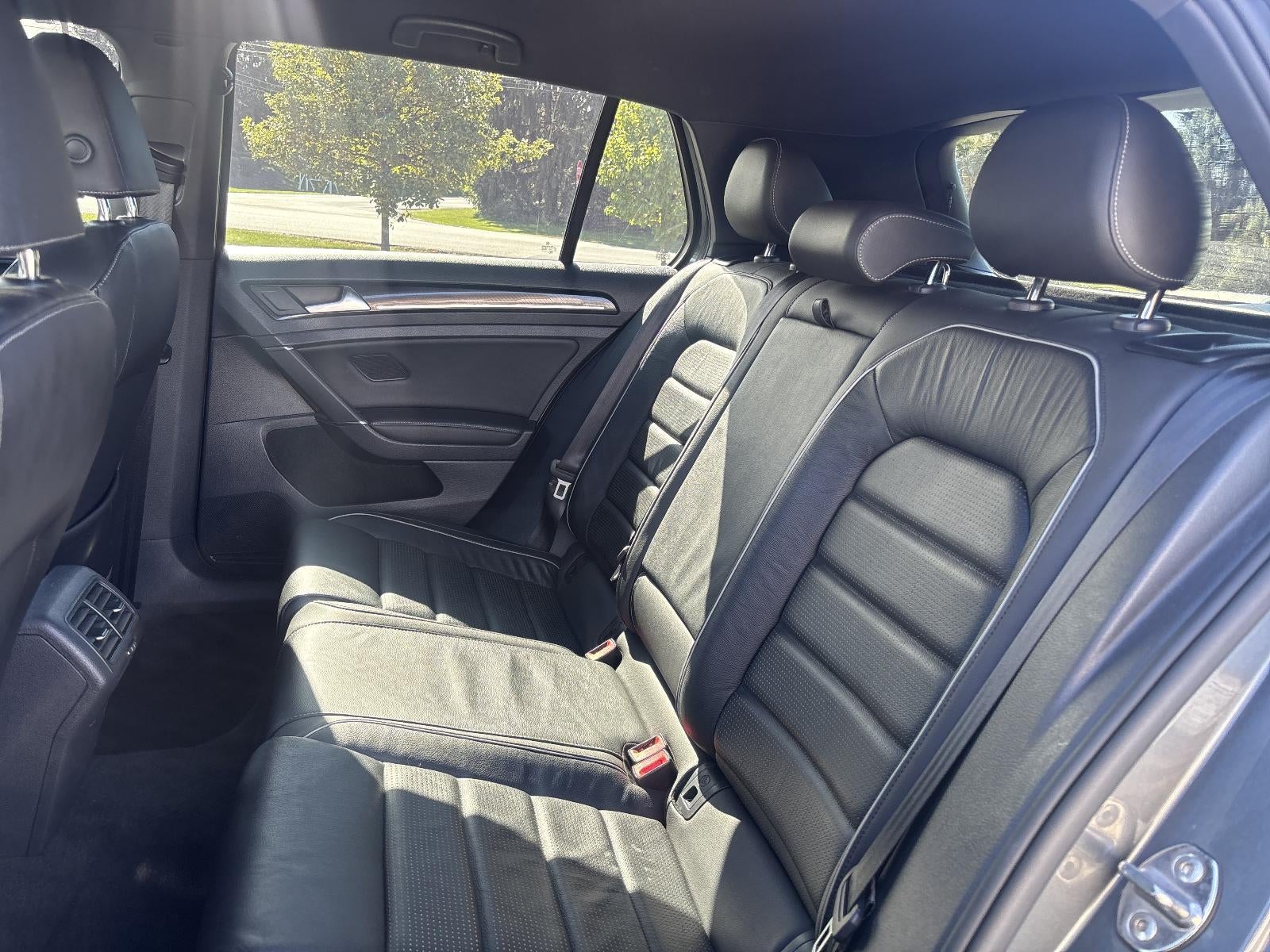 2018 Volkswagen Golf R 2.0T DSG w/DCC/Nav