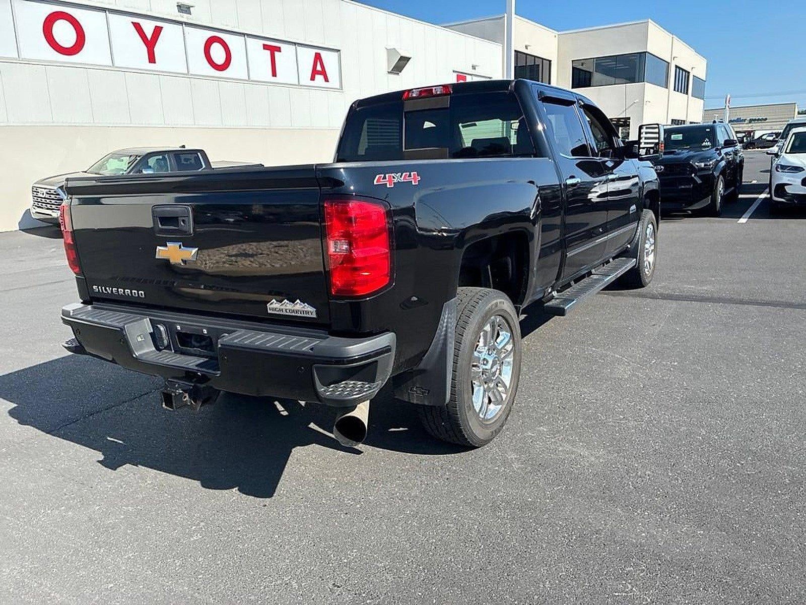 2016 Chevrolet Silverado 2500 HD Crew Cab Standard Box 4-Wheel Drive High Country