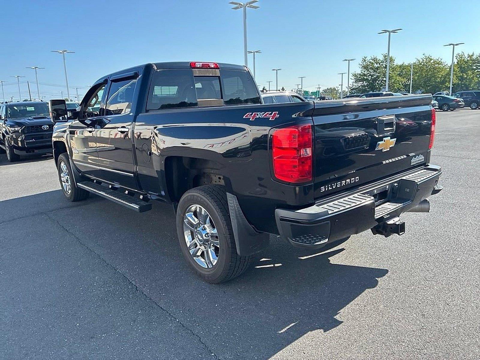 2016 Chevrolet Silverado 2500 HD Crew Cab Standard Box 4-Wheel Drive High Country