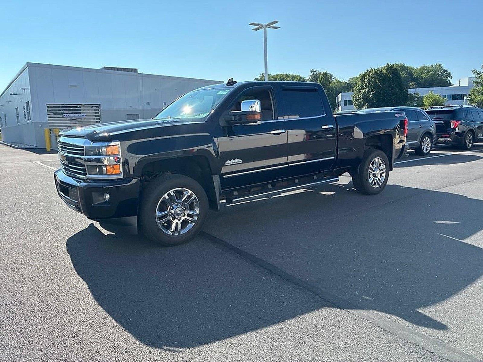 2016 Chevrolet Silverado 2500 HD Crew Cab Standard Box 4-Wheel Drive High Country