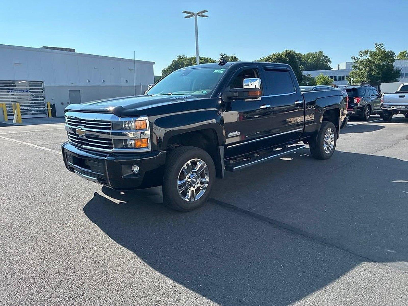 2016 Chevrolet Silverado 2500 HD Crew Cab Standard Box 4-Wheel Drive High Country