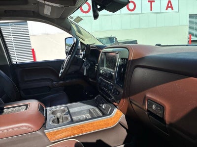 2016 Chevrolet Silverado 2500 HD Crew Cab Standard Box 4-Wheel Drive High Country