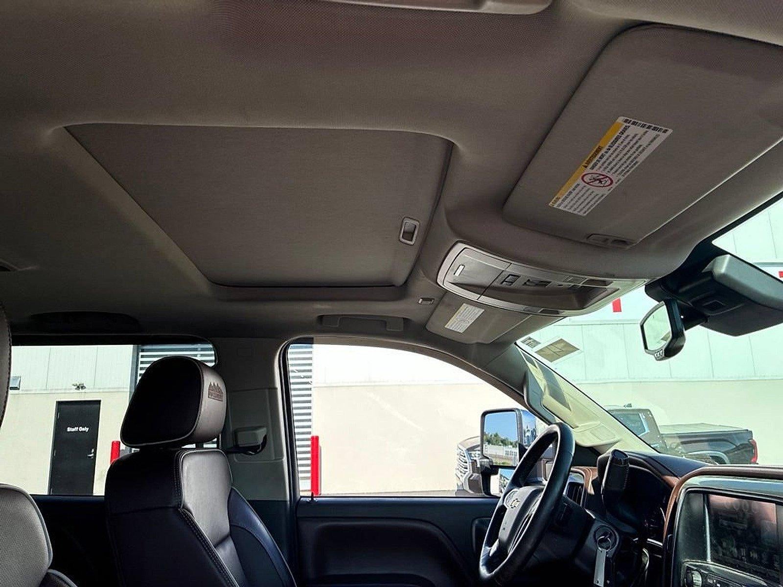 2016 Chevrolet Silverado 2500 HD Crew Cab Standard Box 4-Wheel Drive High Country