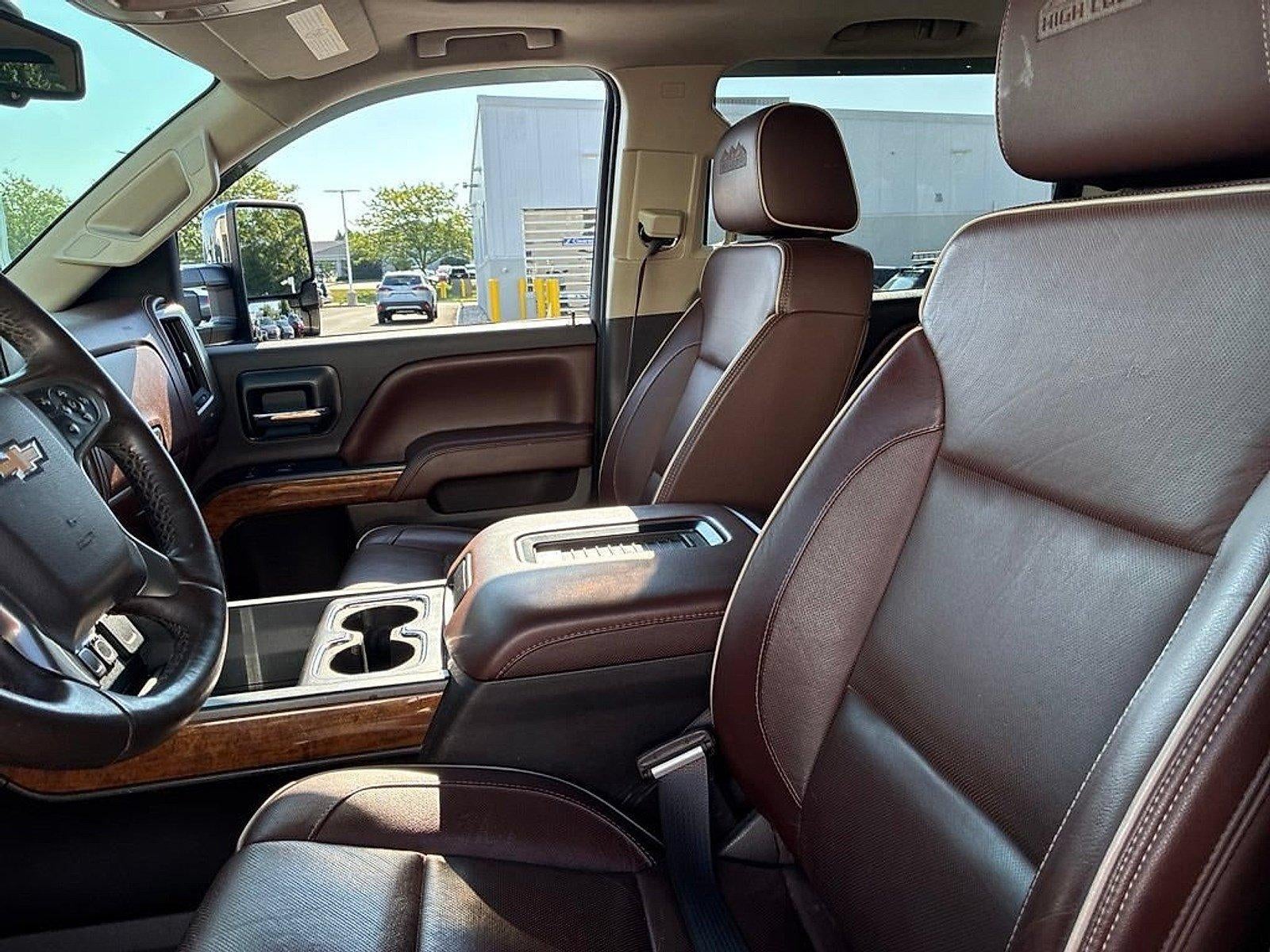 2016 Chevrolet Silverado 2500 HD Crew Cab Standard Box 4-Wheel Drive High Country