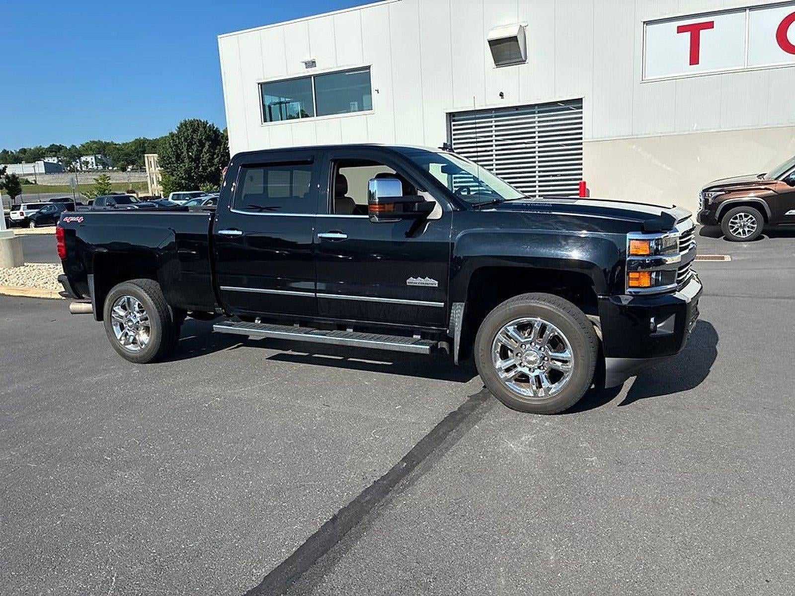 2016 Chevrolet Silverado 2500 HD Crew Cab Standard Box 4-Wheel Drive High Country