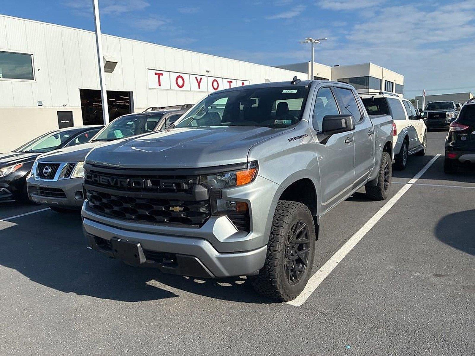 2023 Chevrolet Silverado 1500 Crew Cab Short Box 4-Wheel Drive Custom