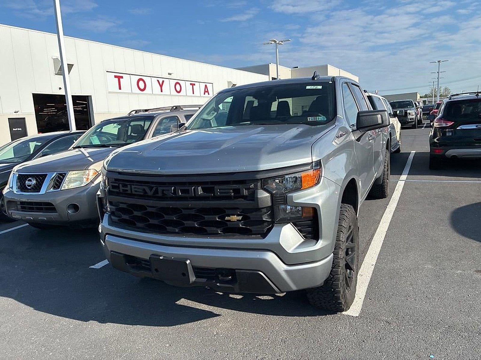 2023 Chevrolet Silverado 1500 Crew Cab Short Box 4-Wheel Drive Custom