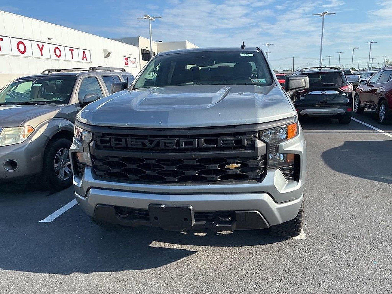 2023 Chevrolet Silverado 1500 Crew Cab Short Box 4-Wheel Drive Custom