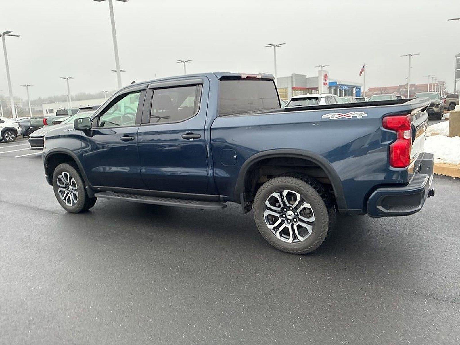 2022 Chevrolet Silverado 1500 Crew Cab Short Box 4-Wheel Drive Custom