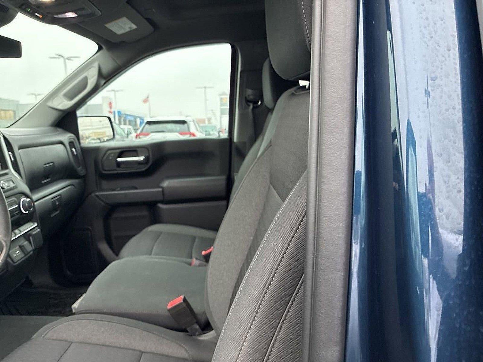 2022 Chevrolet Silverado 1500 Crew Cab Short Box 4-Wheel Drive Custom