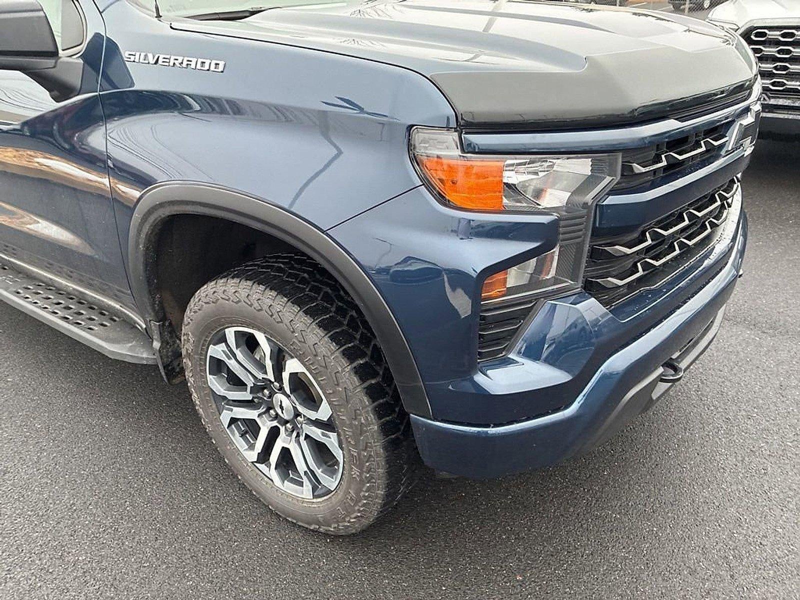 2022 Chevrolet Silverado 1500 Crew Cab Short Box 4-Wheel Drive Custom