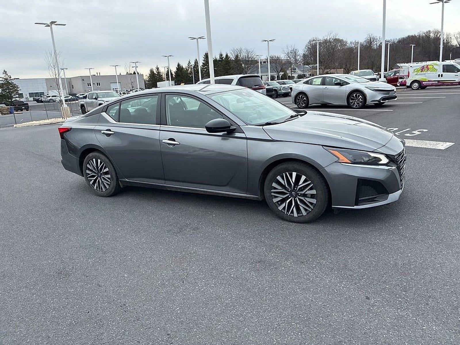 2024 Nissan Altima 2.5 SV Sedan