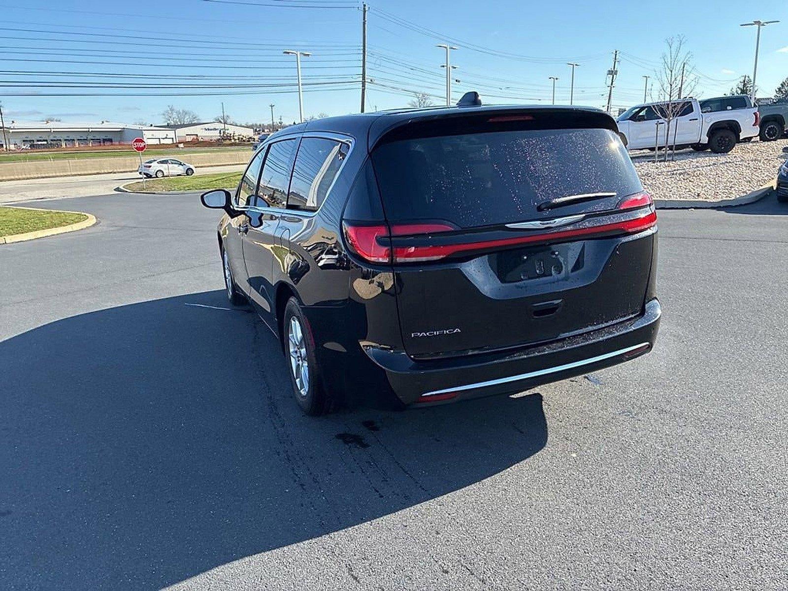 2024 Chrysler Pacifica Touring L FWD