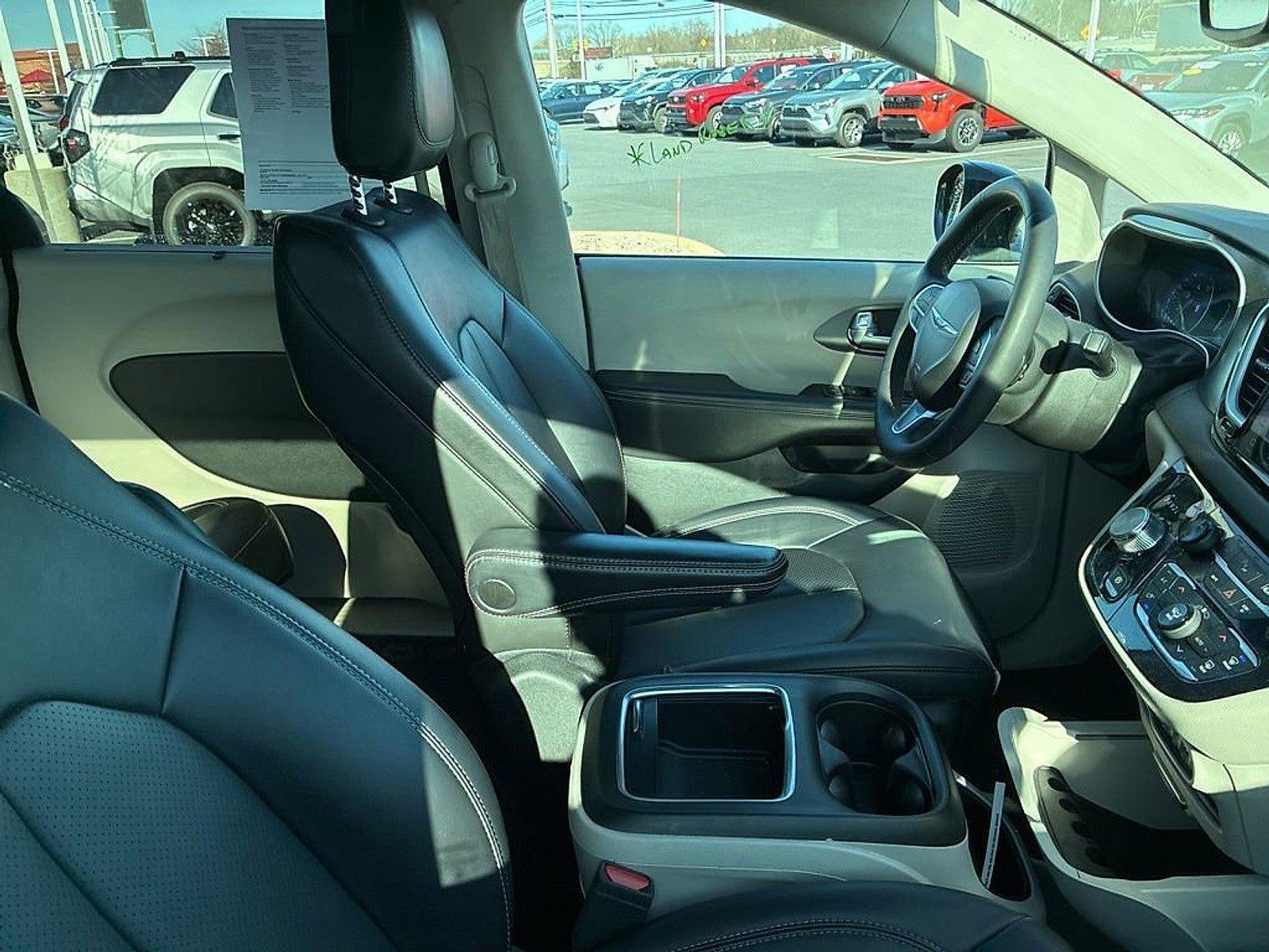 2024 Chrysler Pacifica Touring L FWD