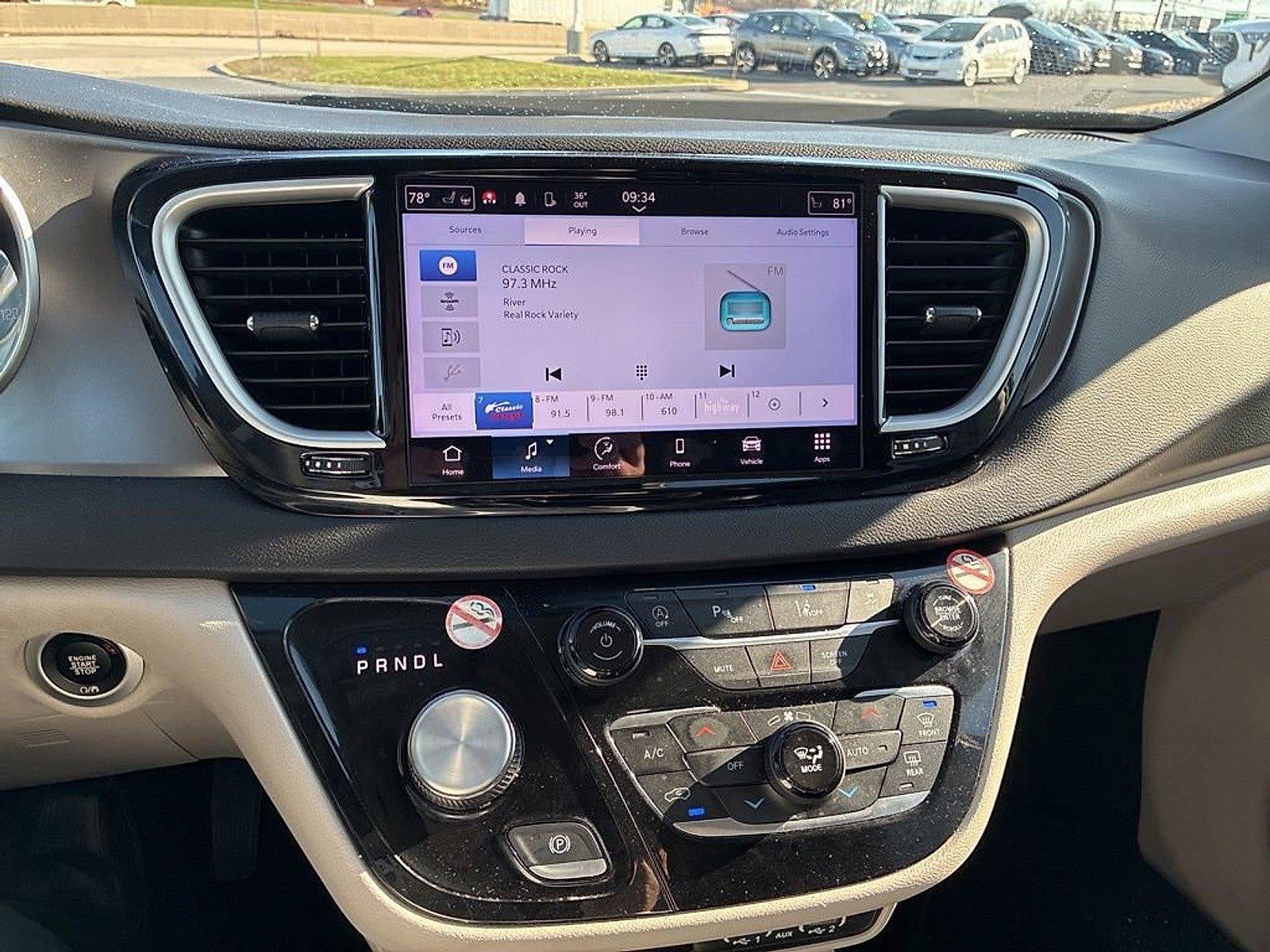 2024 Chrysler Pacifica Touring L FWD