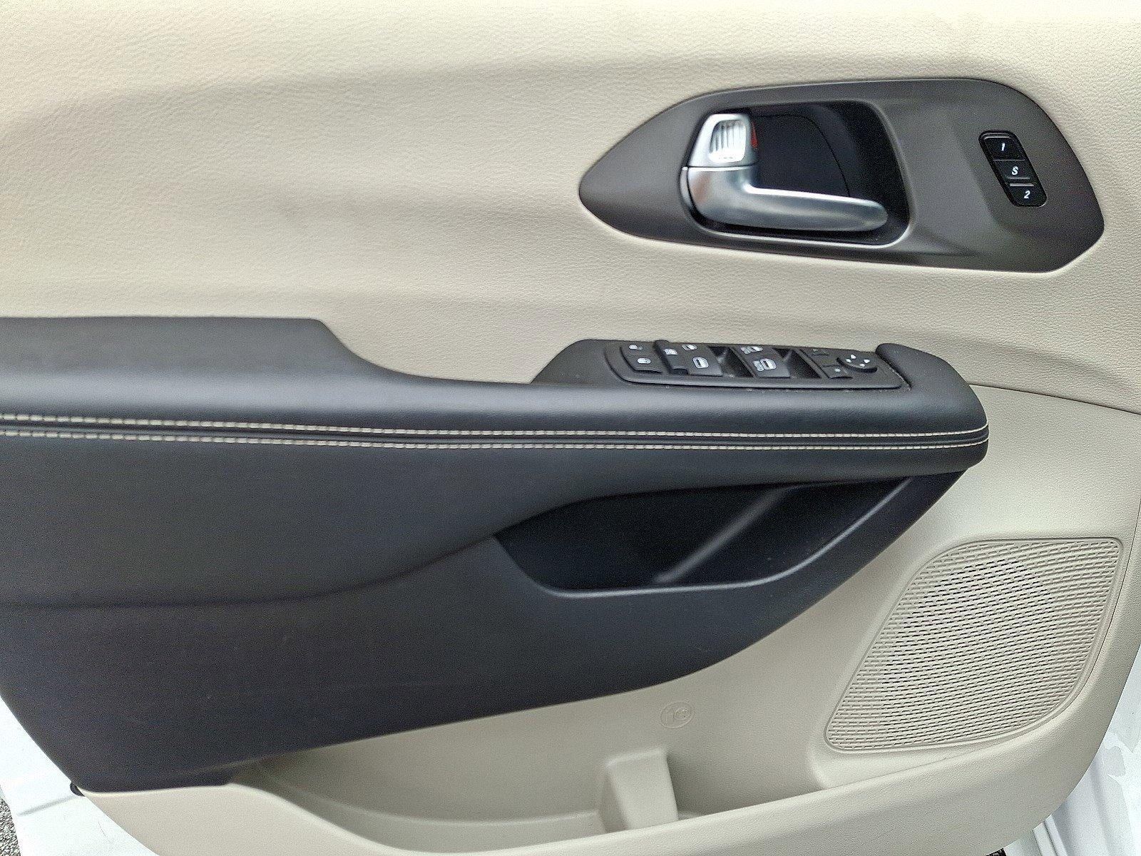 2024 Chrysler Pacifica Touring L FWD