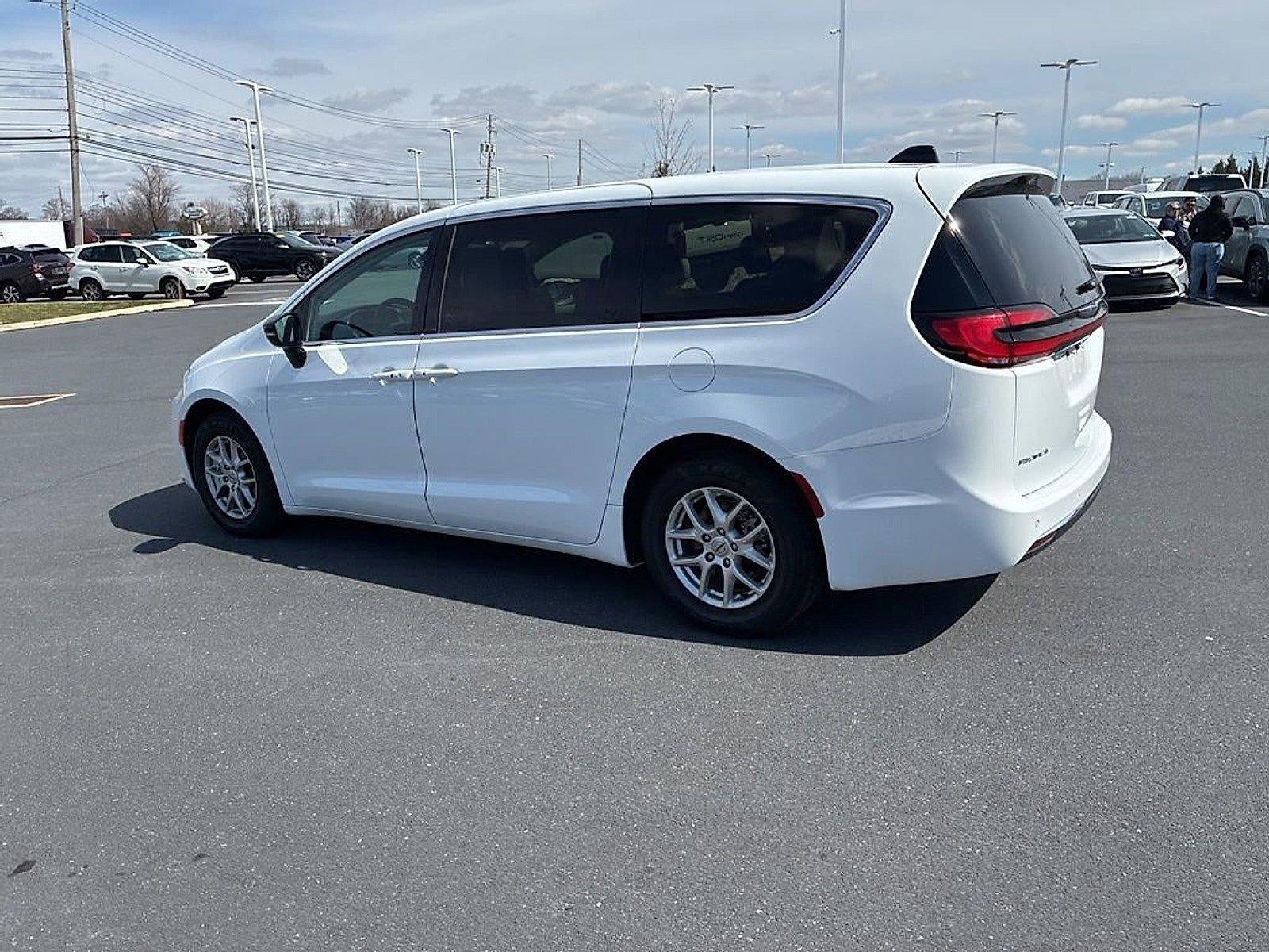 2024 Chrysler Pacifica Touring L FWD