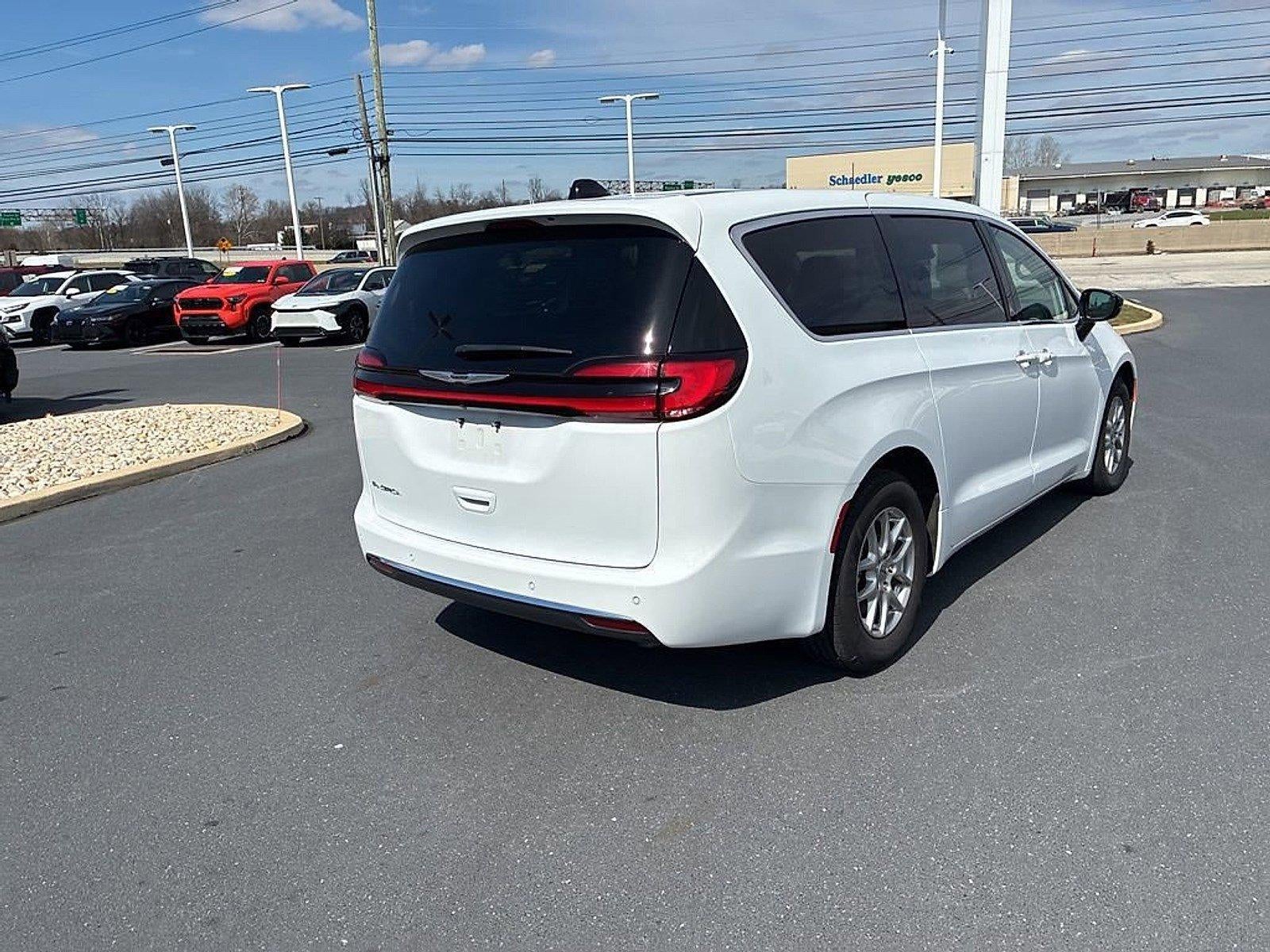2024 Chrysler Pacifica Touring L FWD