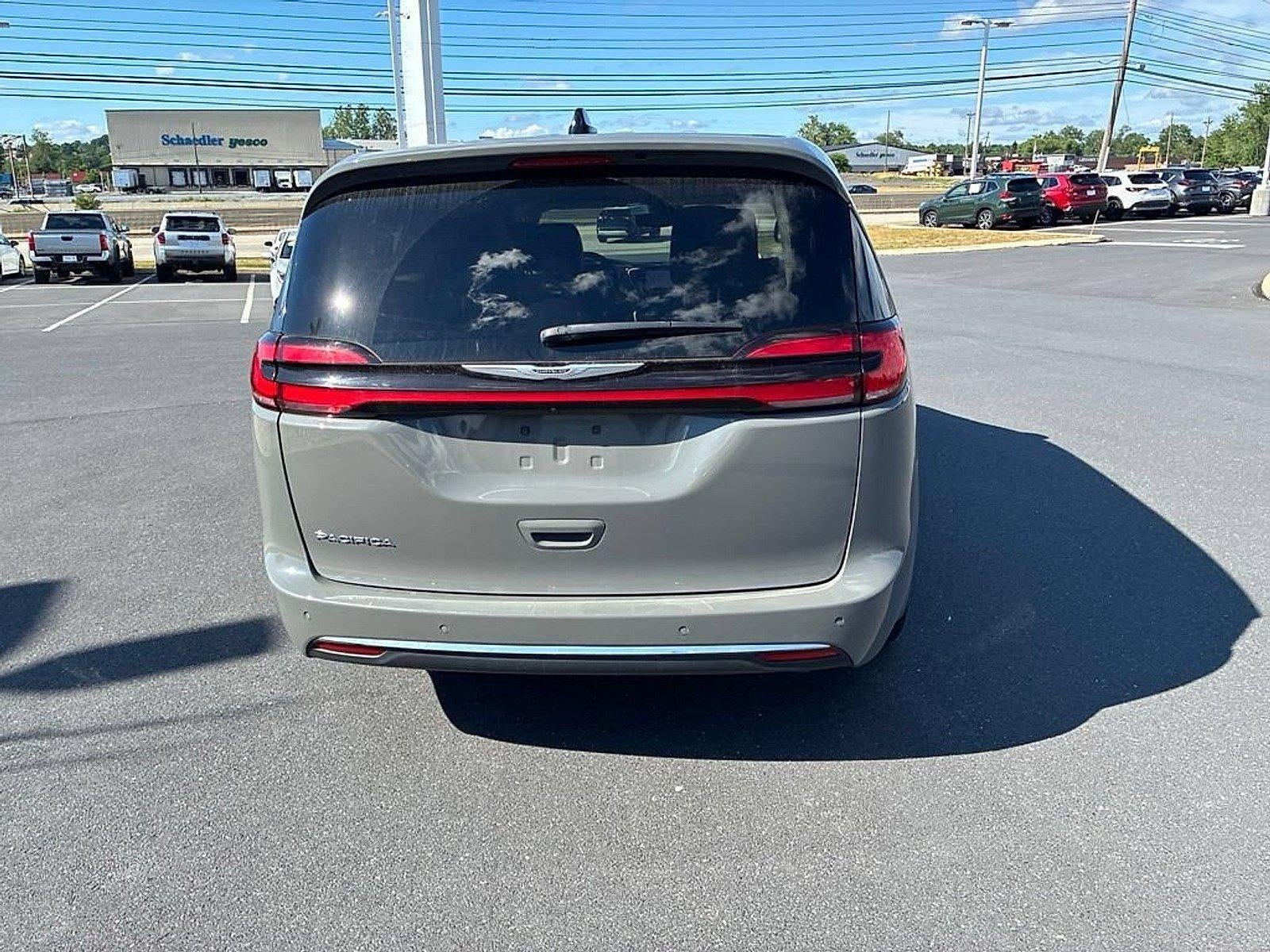 2023 Chrysler Pacifica Touring L FWD
