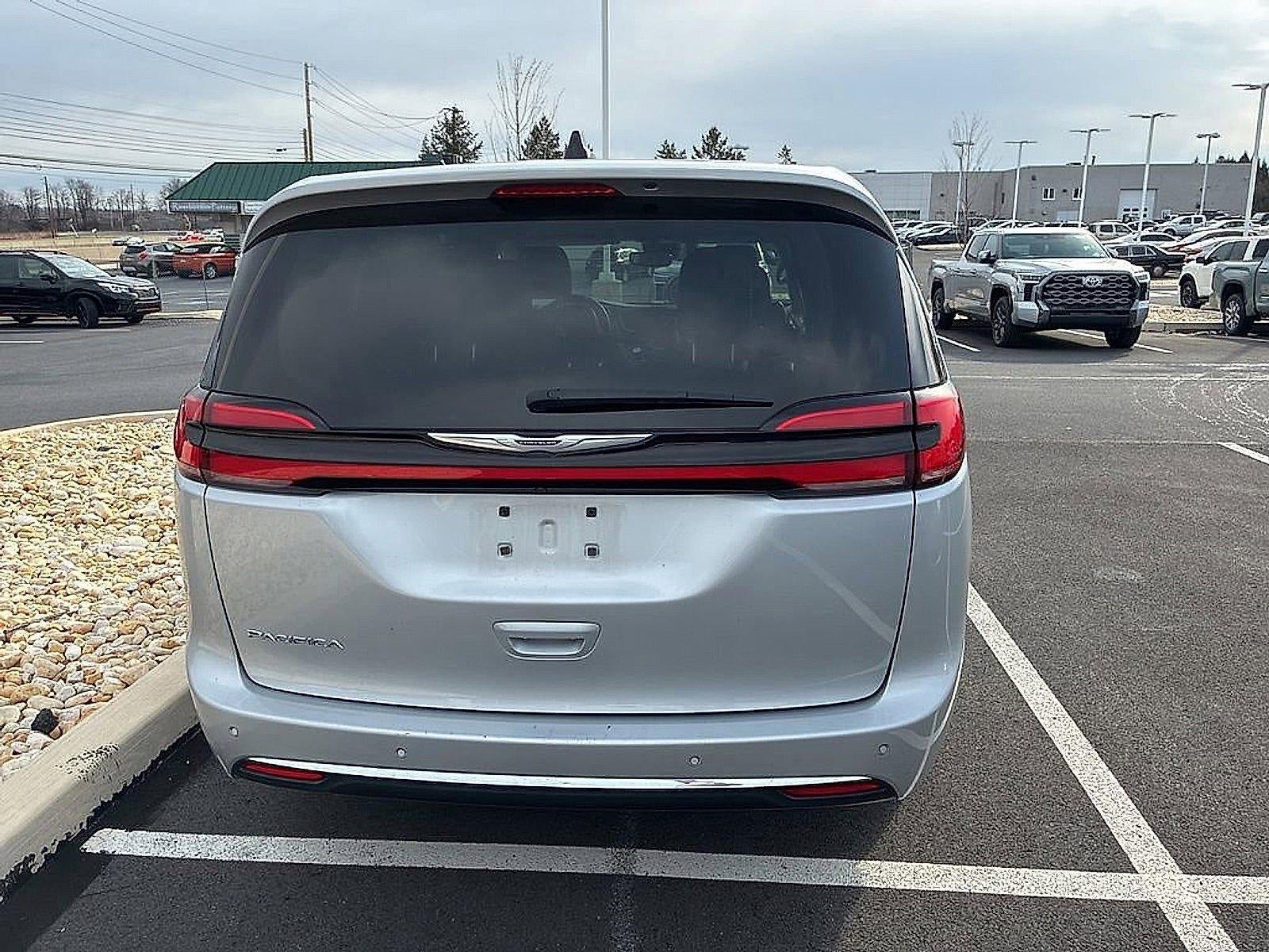 2024 Chrysler Pacifica Touring L FWD