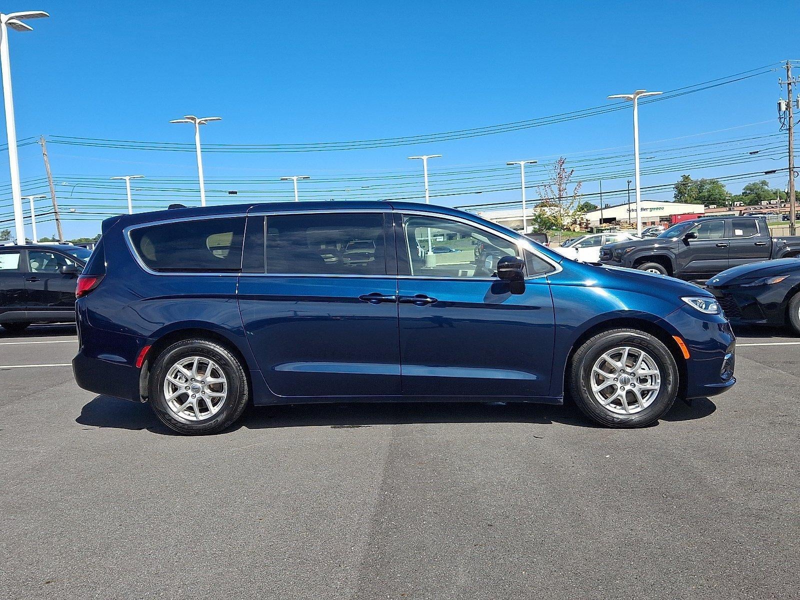 2024 Chrysler Pacifica Touring L FWD