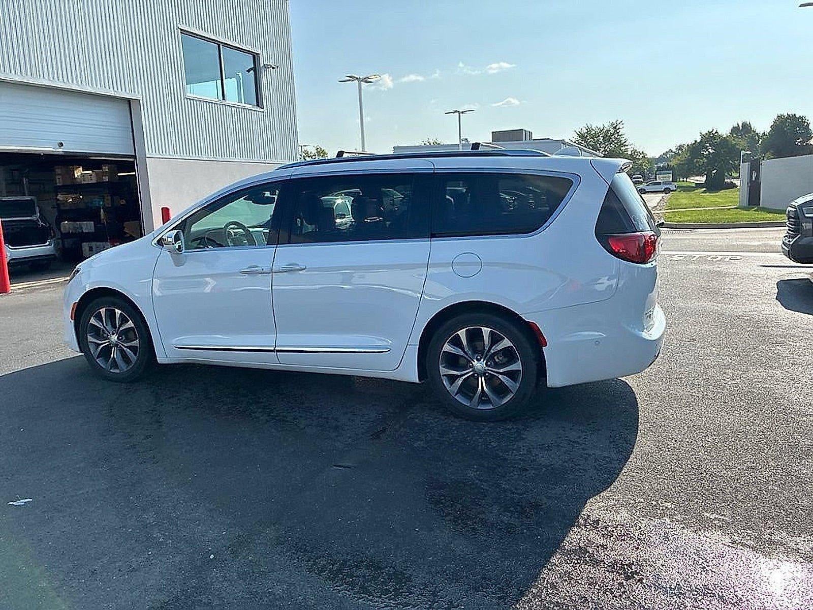 2020 Chrysler Pacifica Limited 35th Anniversary FWD *Ltd Avail*
