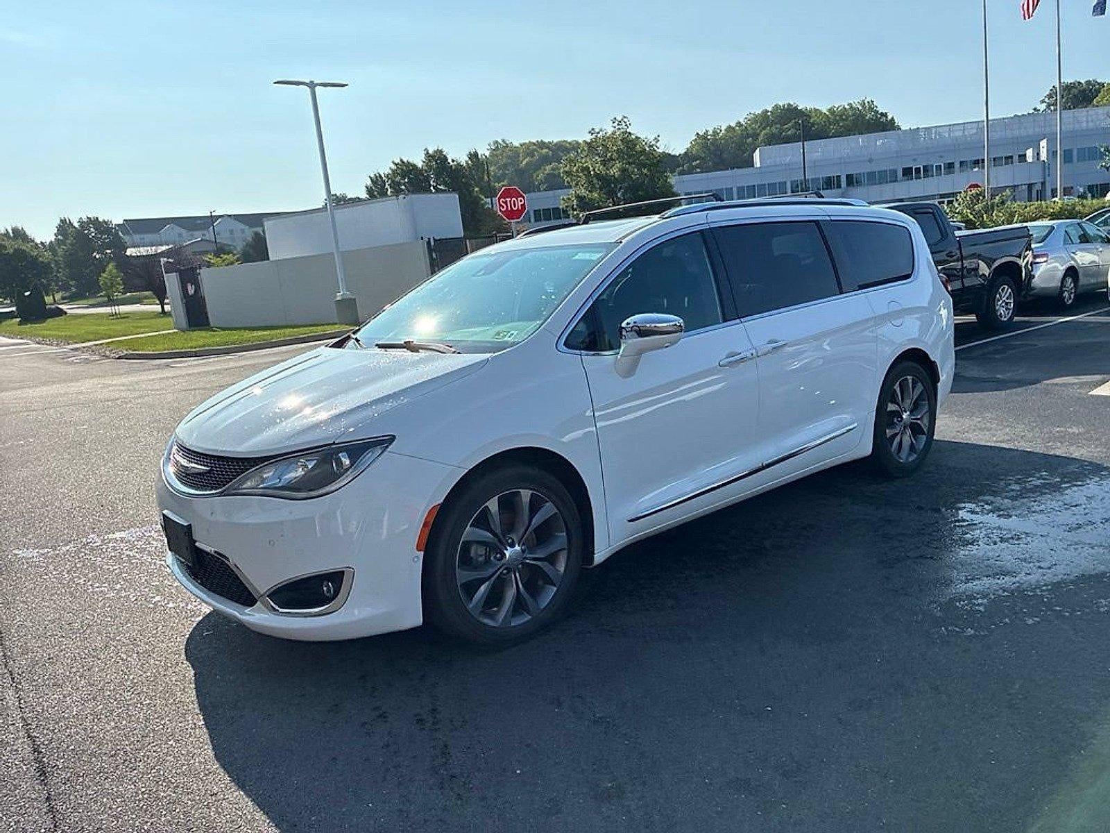 2020 Chrysler Pacifica Limited 35th Anniversary FWD *Ltd Avail*