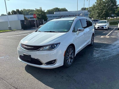 2020 Chrysler Pacifica Limited 35th Anniversary FWD *Ltd Avail*