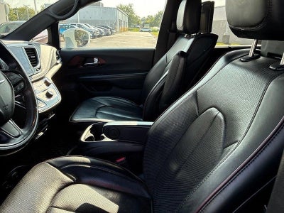2020 Chrysler Pacifica Limited 35th Anniversary FWD *Ltd Avail*