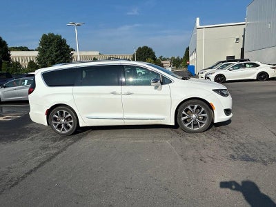 2020 Chrysler Pacifica Limited 35th Anniversary FWD *Ltd Avail*
