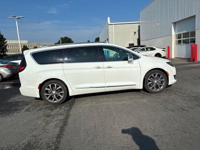 2020 Chrysler Pacifica Limited 35th Anniversary FWD *Ltd Avail*