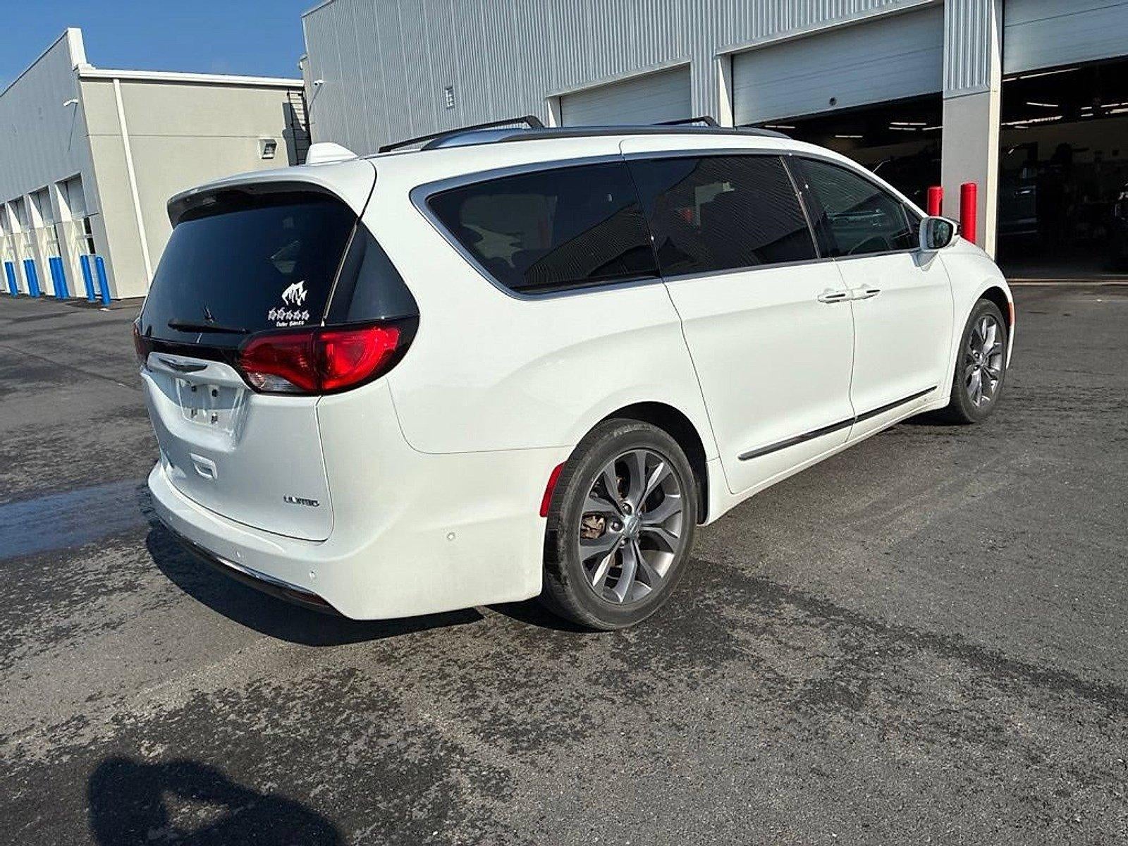 2020 Chrysler Pacifica Limited 35th Anniversary FWD *Ltd Avail*