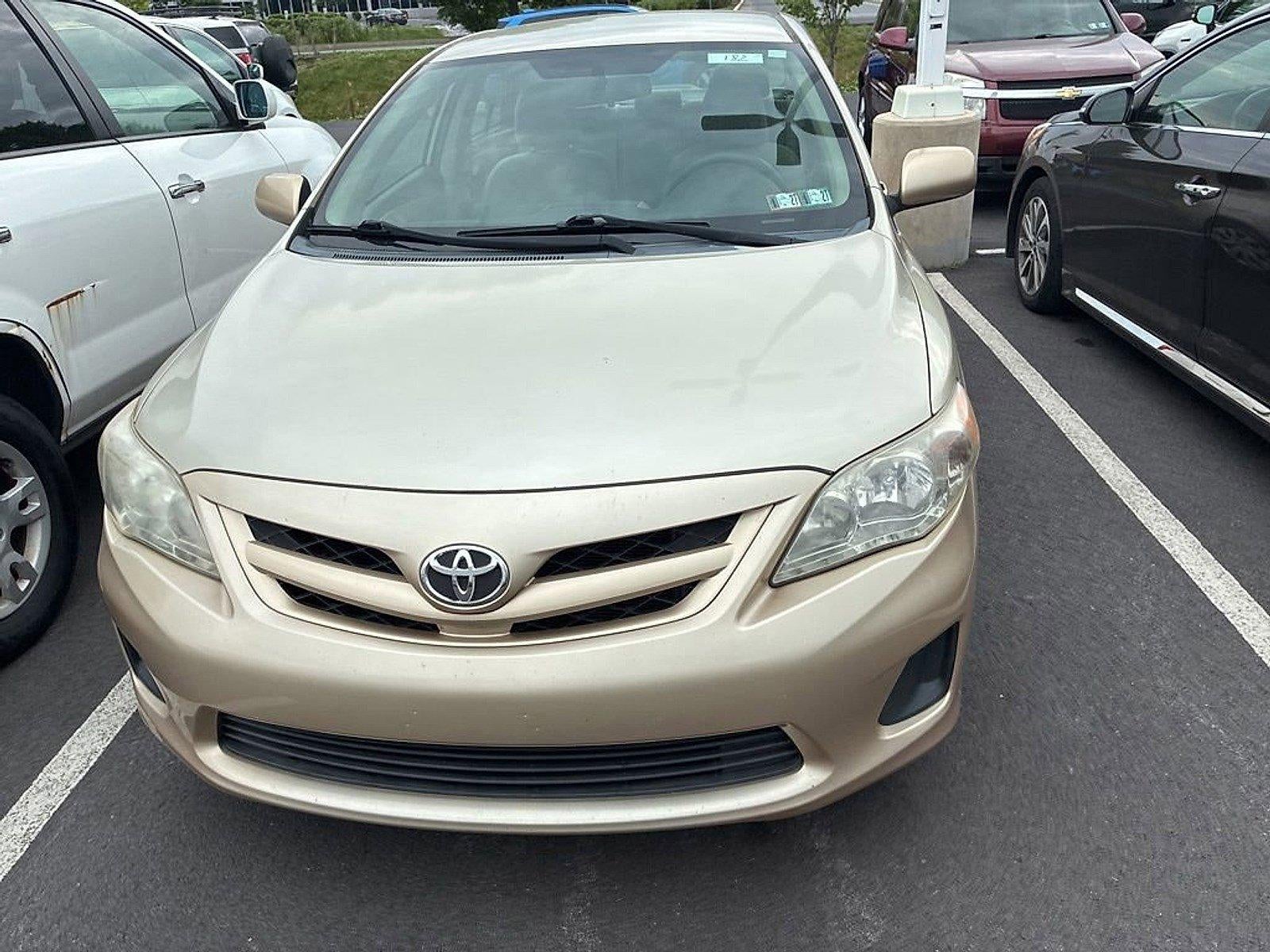2011 Toyota Corolla 4dr Sdn Auto LE (Natl)