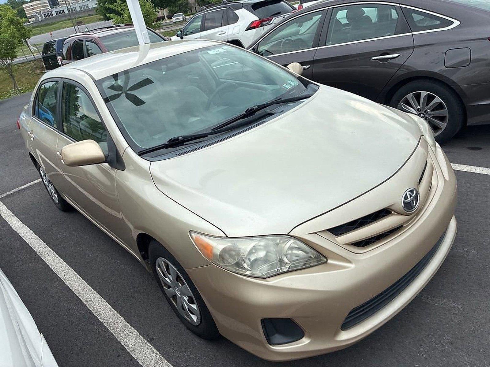 2011 Toyota Corolla 4dr Sdn Auto LE (Natl)